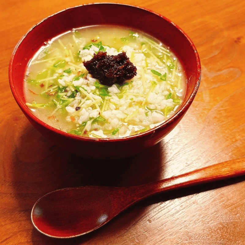 超簡単限界飯！豆苗とタマネギぐるりこのお粥