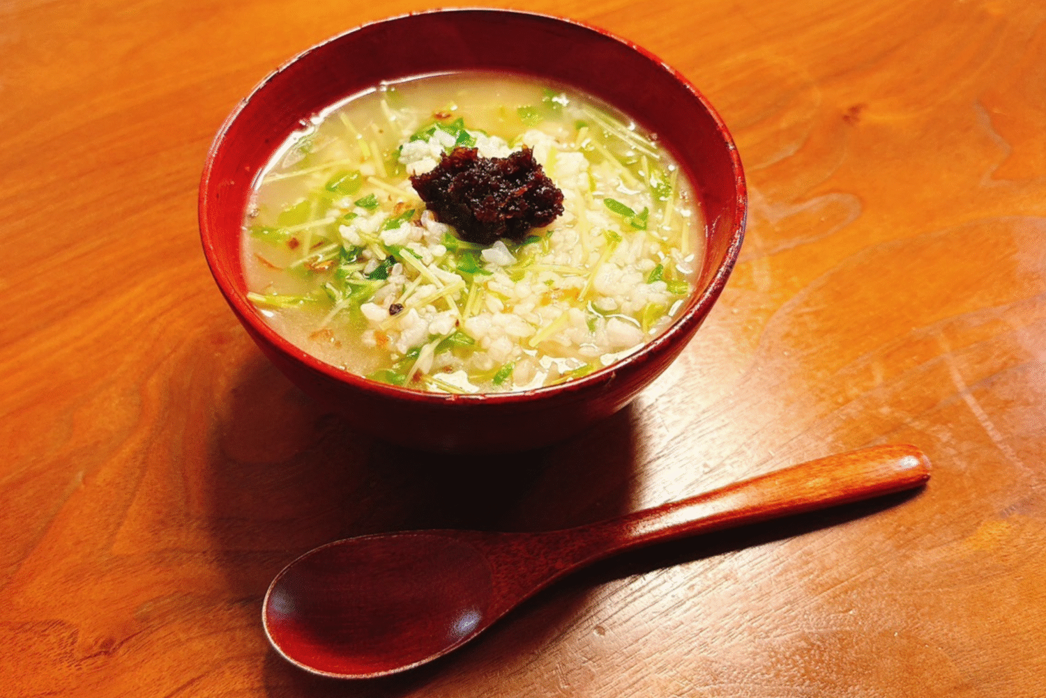 超簡単限界飯！豆苗とタマネギぐるりこのお粥